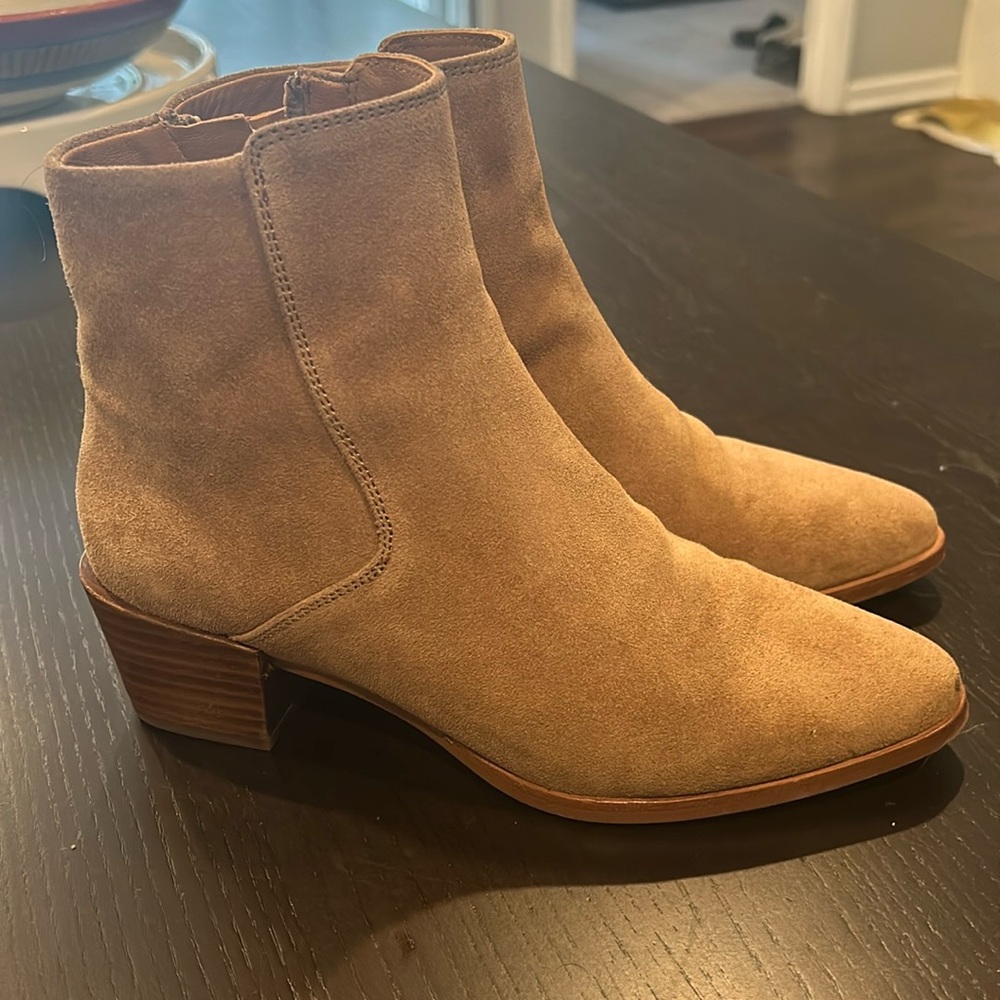 Rag & Bone camel suede Rover zip bootie. Size 7.